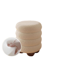 Tabouret de salon moderne style fourrure de mouton avec pieds en chêne, portable, léger, doux, confortable et durable