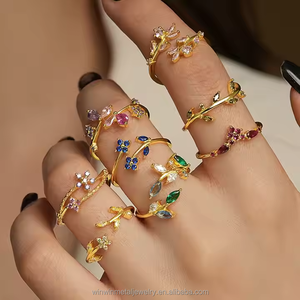 Grosir cincin baja tahan karat wanita zirkon antik perhiasan mode trendi cincin kupu-kupu hati semanggi berlapis emas 18K - Product Image 1