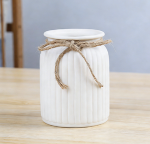 Vase en céramique au design créatif avec surface naturelle pour la décoration de la maison, centre de table, arrangement - Product Image 6