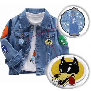 Patchs thermocollants brodés à la main, très demandés, avec logo de marque et broderies personnalisées de luxe, ainsi que des accessoires vestimentaires. - Product Image 3