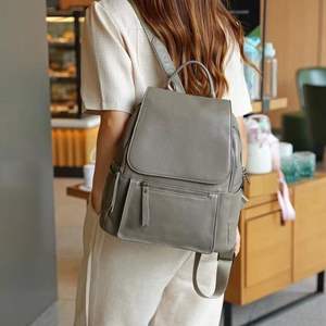 Mochilas Royal Bagger de cuero de vaca auténtico para mujeres y niñas, bolso de hombro informal a la moda, mochila de viaje de gran capacidad 8546 - Product Image 3