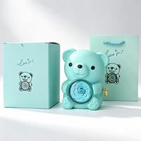Boîte à roses éternelles ronde en acrylique TC Wholesale, ours en peluche rotatif pour la Saint-Valentin, collier de roses éternelles, boîte cadeau pour bijoux