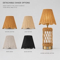 Lampe de table sans fil rechargeable 2700K Simple DC avec corps en rotin et abat-jour en tissu remplaçable pour restaurant, café, hôtel