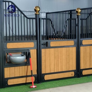 Écurie préfabriquée innovante, écurie professionnelle, grands panneaux avec structure en acier, taille personnalisable, écuries complètes pour chevaux - Product Image 1