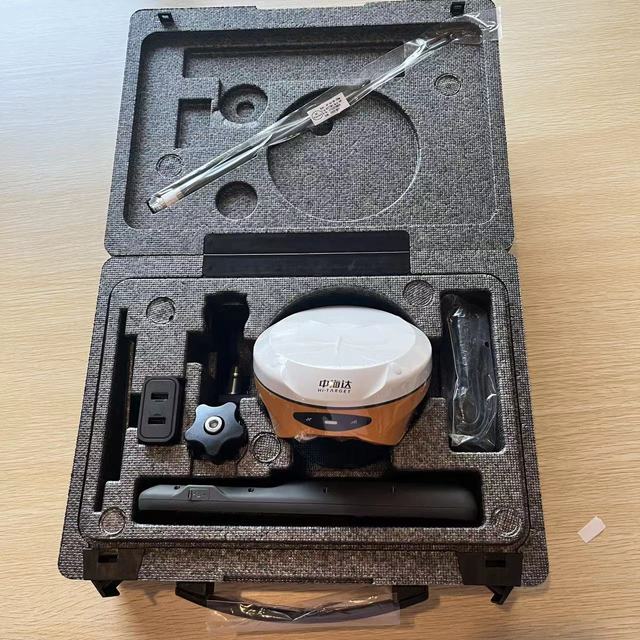 Hot 1408 Channels High Precision Land Surveying Instrument Hi-target V500 GNSS RTK Differential GPS Rover Base 5G/WiFi