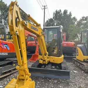 Presque neuf, économique en carburant, peu coûteux, mini-excavateur sur chenilles Komatsu PC35 d'occasion de 3 tonnes pour usage agricole et domestique - Product Image 3