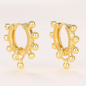 Orecchini Pendenti a Campanella Piccola e Delicata per Donne, Ear Cuff Minimalista, Gioielli di Moda Quotidiana - Product Image 1