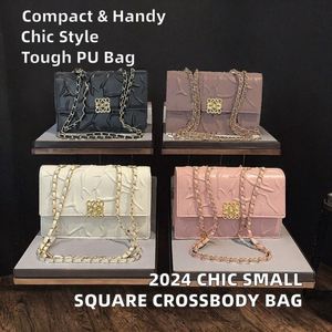 Bolso de Mano Vintage para Mujer en Cuero PU con Corte y Grabado, Forro con Cordón, Bolso Bandolera Informal para Viajes - Product Image 2