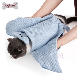 Bata de baño de microfibra ecológica de poliéster superabsorbente para uso en secadora - Product Image 2