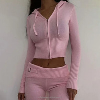 Vêtements de salon OEM personnalisés ensemble été pull à capuche avec fermeture éclair pantalon évasé taille haute rose tricoté pour femmes survêtement Y2K ensemble deux pièces