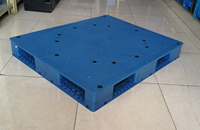 Palette Euro 1200x1000x150mm en PEHD, entrée 4 voies, emboîtable, six roulettes, poids 23,5 kg, modèle 1100, charge statique 6T, charge dynamique 1,5T