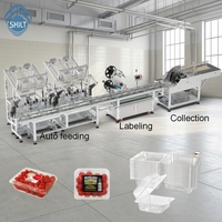 SKILT High-Speed Fruit Clamshell Top Surface Labeling Machine met meerdere invoerkanaalindelingen en automatische stapel- en verzamelapparaat