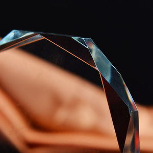 Trofeos de Cristal Octagonal K9 en Blanco al por Mayor, Premios Personalizados con Contenido Personalizado, Grabado Láser 3D de Alta Calidad - Product Image 5