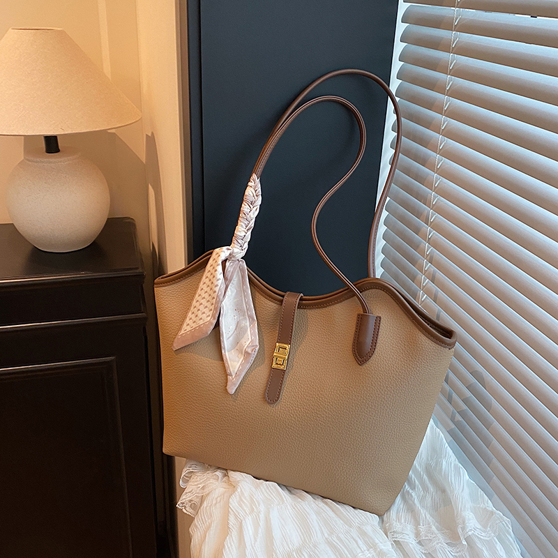 Sac fourre-tout en PU (40*23*12 cm)-couleur 3