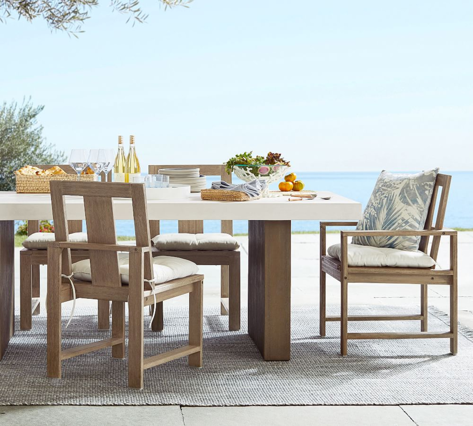 2024 Classic Outdoor Exterior Villa Patio Garden Hotel Swimming Pool Table And Chair Set Furniture Dinning Set