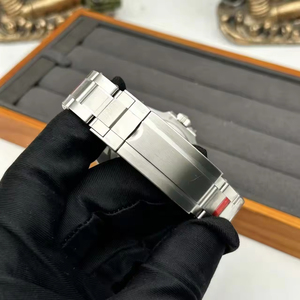 นาฬิกาข้อมือ VS Factory Designer 5A+ สแตนเลสสตีล 3235 ระบบจักรกล พร้อมฟังก์ชั่นไฟกลางคืน นาฬิกาสปอร์ตดำน้ำ ของขวัญสุดพิเศษ - Product Image 3