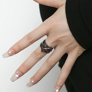 แหวนทับทิมมี<span class=keywords><strong>หนาม</strong></span>แนววินเทจรูปดาวสำหรับผู้ชายและผู้หญิงห่วงเปิดโลหะกลวงลมสีดำดีไซน์แบบช่องหรูหราน้ำหนักเบา - Product Image 4