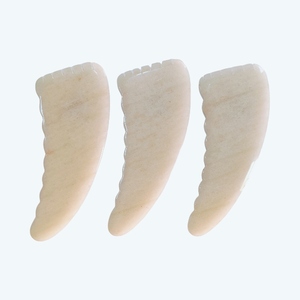 Produits phares : Masseur de drainage en quartz clair, outil de massage anti-cellulite en forme de corne Gua Sha - Product Image 2