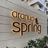 Enseigne de magasin personnalisée DakeSign, lettres numériques en métal 3D en acier inoxydable, rétroéclairées par LED, signalisation publicitaire IP65, panneau directionnel