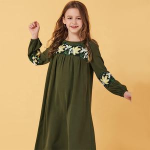 Abiti Casual Musulmani per Bambine con Ricamo Turco Verde a Maniche Lunghe per Abbigliamento Islamico - Product Image 5