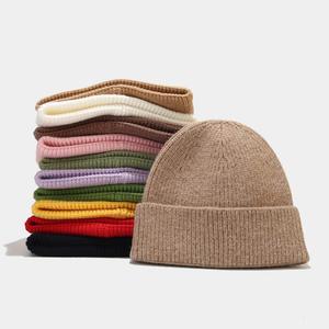 Chapeau beanie chaud d'automne et d'hiver unisexe, nouveau, en gros, couleur unie, tricoté - Product Image 1