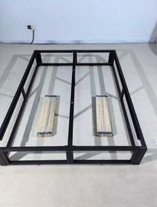 Khung giường nền đen hiện đại với thiết kế bằng gỗ và kim loại, tiện lợi cho việc lắp ráp giường gấp trong phòng ngủ theo phong cách hiện đại - Product Image 4