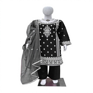 Elegante Salwar Kameez Moderno de Seda Semi-Chinon con Bordado Intenso, Ropa India Pakistaní para Eventos de Invierno, Interior de Seda Romana - Product Image 1