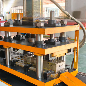 Ligne de formage à rouleaux à alimentation et découpe automatiques pour composants de montage solaire - Product Image 2