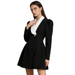 Traje estilo francés dulce y elegante 2025, nuevo, en contraste blanco y negro, con cuello en V, manga larga, corto, con botones de grano y cintura ajustada. - Product Image 1