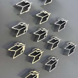 เหล็กฉากอะลูมิเนียมดีไซน์ทันสมัย รุ่น 0002-C พร้อมสกรู แข็งแรง ทนทาน สำหรับหน้าต่างบานเลื่อนแนวตั้ง  ขายึดมุมพลาสติก ยี่ห้อ Infeng - Product Image 4