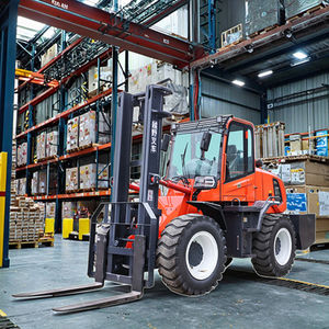 Carretilla elevadora diésel de 5 toneladas CE ISO9001 Industria minera de construcción Gran capacidad de carga Carretilla elevadora de motor de alta eficiencia - Product Image 1