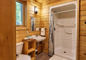 Cabaña de Madera Prefabricada con Ático y Porche Cubierto para Vivir en Vacaciones - Product Image 4