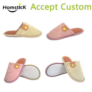 Claquettes noires personnalisées OEM pour femmes, en fourrure, avec motif marguerite blanche, MOQ 100 paires, Distributeur - Product Image 5