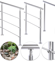 Rampe en tube d'acier inoxydable pour escaliers modernes et balcon en verre avec poteaux ronds carrés