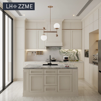 Armoire de cuisine en bois massif laqué de style européen antique personnalisable avec comptoir en quartz et éclairage LED à capteur pour appartement