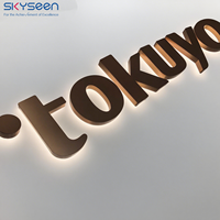 SKYSEEN vente en gros marketing personnalisé Led signe or métal reine rétro-éclairé signe artistique lettre décor pour magasin de luxe et salon