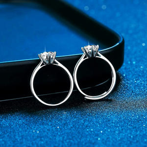 <span class=keywords><strong>Bague</strong></span> en <span class=keywords><strong>or</strong></span> de style à six griffes de la famille Zhou, moissanite de 1 carat, style ouvert, vente en gros directe d'usine - Product Image 2