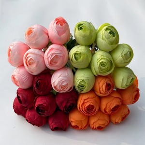 Bouquet de 7 roses artificielles en soie, fleurs de thé et ranuncules artificielles pour la décoration de la maison, des mariages et des fêtes - Vente en gros - Product Image 4