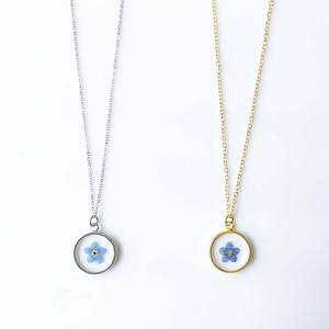 Collier en moissanite plaqué or, fleur bleue « oubliez-moi-pas » séchée, colliers botaniques secs pour femmes - Product Image 1