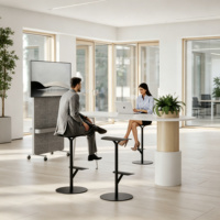 Table haute et bureau debout de style moderne pour mobilier de bureau ouvert contemporain, avec aménagement personnalisable