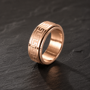 Anello Girevole con Motivo a Chiave Antica Classica, Design <span class=keywords><strong>Meander</strong></span> Intagliato, in Acciaio Inossidabile Oro Rosa, Nero, Arcobaleno, Unisex, per Uso Quotidiano - Product Image 1