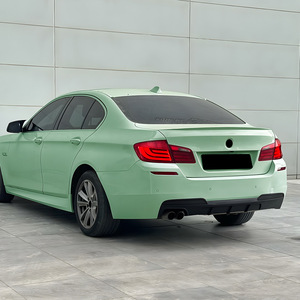 สปอยเลอร์หลัง Amp-Z สำหรับรถบีเอ็มดับเบิลยู ซีรีส์ 5 รุ่น F10 F11 M Sport MP สีดำเงา ลายคาร์บอนไฟเบอร์ ผิวด้าน - Product Image 2