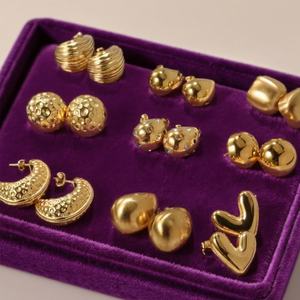 Pendientes de Acero Inoxidable Personalizados al por Mayor, Resistentes al Agua y al Deslustre, Color Dorado, Joyería Metálica, Regalos para Mujer - Product Image 3