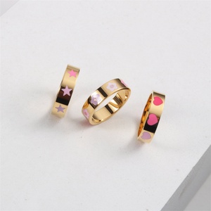 Anillo Grueso Personalizado de Acero Inoxidable con Baño de Oro de 18k, Esmalte Morado y Rosa, Diseño de Flor, Estrella y Corazón, Anillos Coloridos - Product Image 3