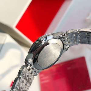 Montre à quartz haut de gamme pour homme avec marqueurs diamantés, chiffres romains classiques, bracelet en acier inoxydable, étanche, pour affaires - Product Image 5