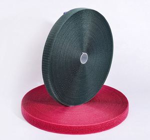 Vente en gros de ruban auto-agrippant de 100 mm et 150 mm, 30 % nylon, 70 % polyester, haute qualité, disponible en 280 couleurs différentes - Product Image 1