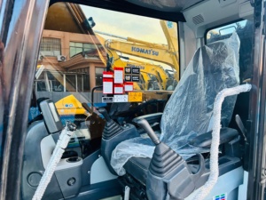 Usado para Excavadora sobre orugas 315D2L Modelo 2022 Motor diésel Bomba hidráulica incluida Excelente estado 15 toneladas Entrega inmediata - Product Image 3