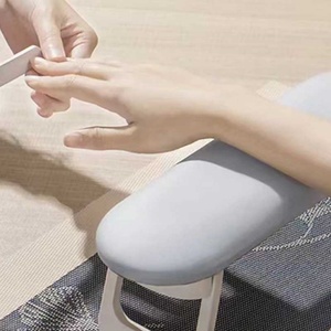 Coussin de manucure portable et pliable en plusieurs couleurs pour les tables de manucure des salons de beauté - Product Image 5