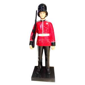 Escultura de Resina, Figura de Soldado con Uniforme Rojo, Pintada a Mano, Decoración Artística para el Hogar, Estatua de Modelo Personalizada - Product Image 5