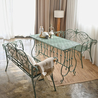 Ensemble de mobilier d'extérieur moderne nordique Table basse trois pièces chaise de balcon loisirs romantiques français durables pour terrasse